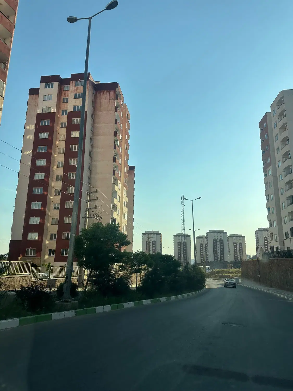 فاز ۵ شمالی بر بلوار مولانا