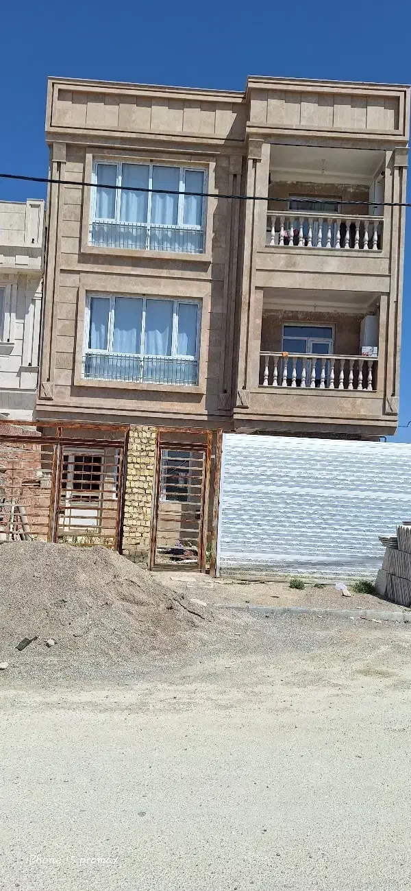 طبقه همکف راه جدا