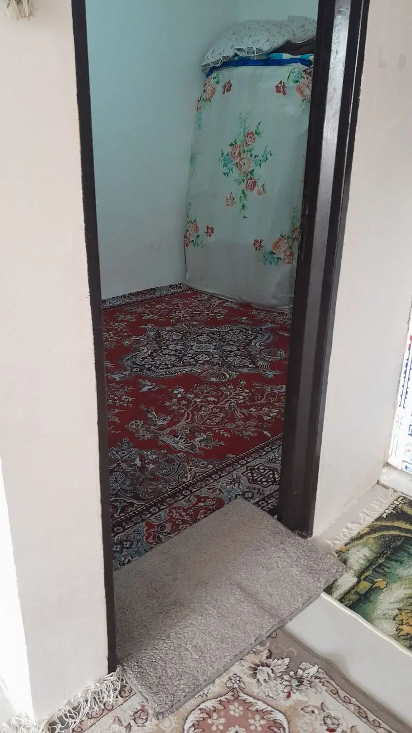 پاپی خالدارانتهازاگرس پنجم زیر۱۰متری دوم حیاط ۲