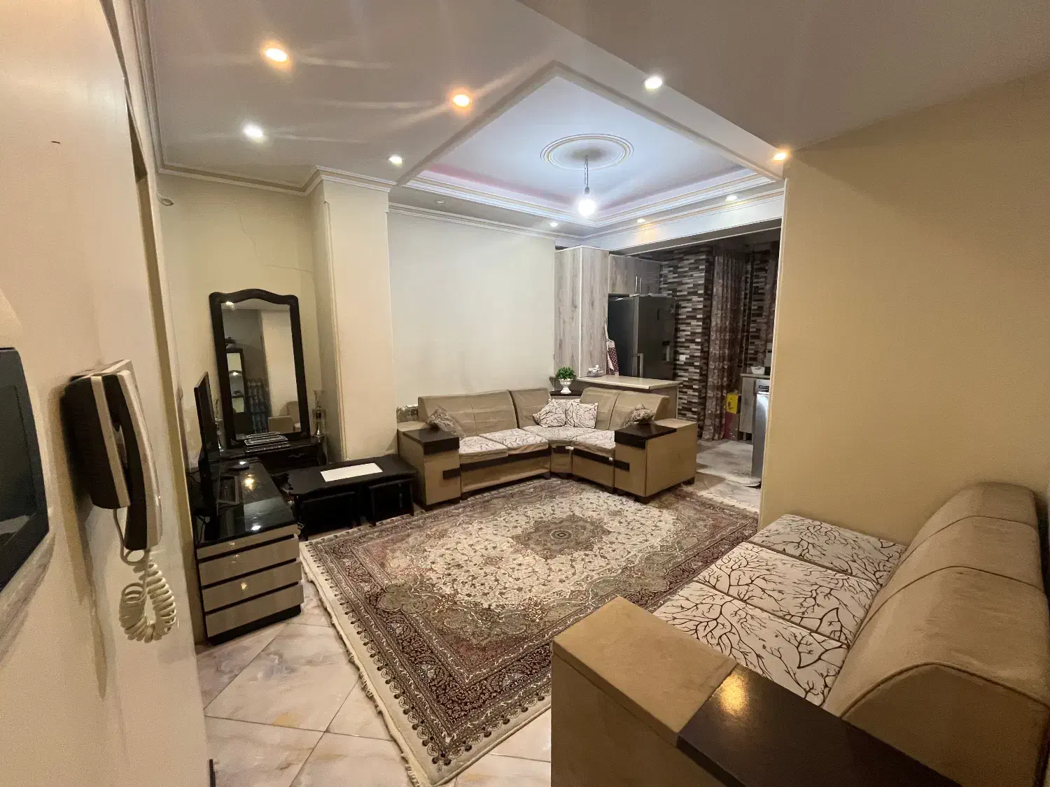 ۴۴ متری_ خوش نقشه _تاپ لوکیشن
