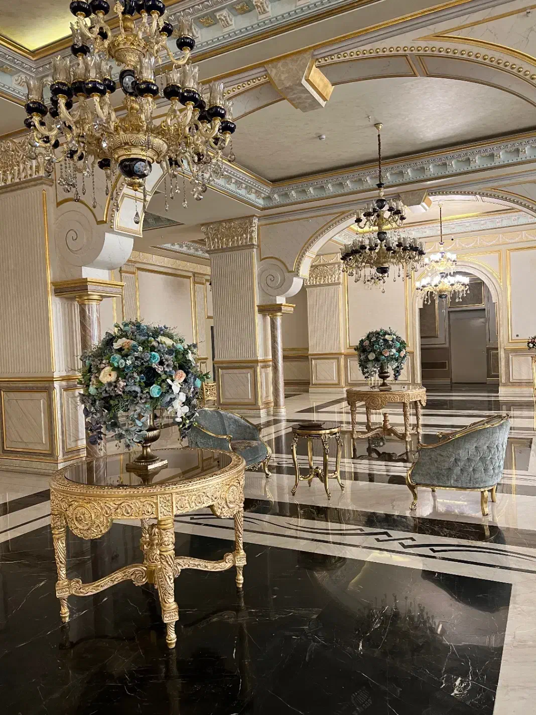 عمارت خانه سفید ۱۳۲ متر ۳ خواب ،۳پارکینگ سندی
