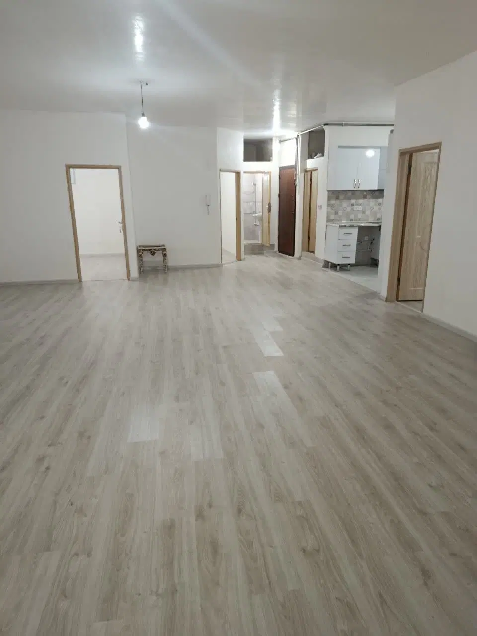 رهن کامل آپارتمان سه خوابه اخونی
