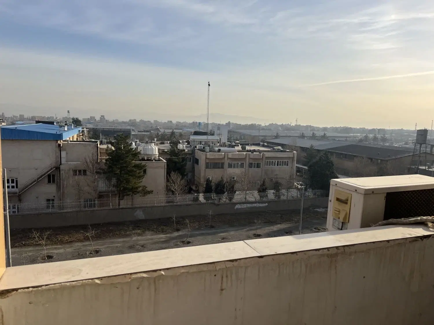 ۹۰ متری طبقه ۴ بدون پارکینگ مشکینی ۲