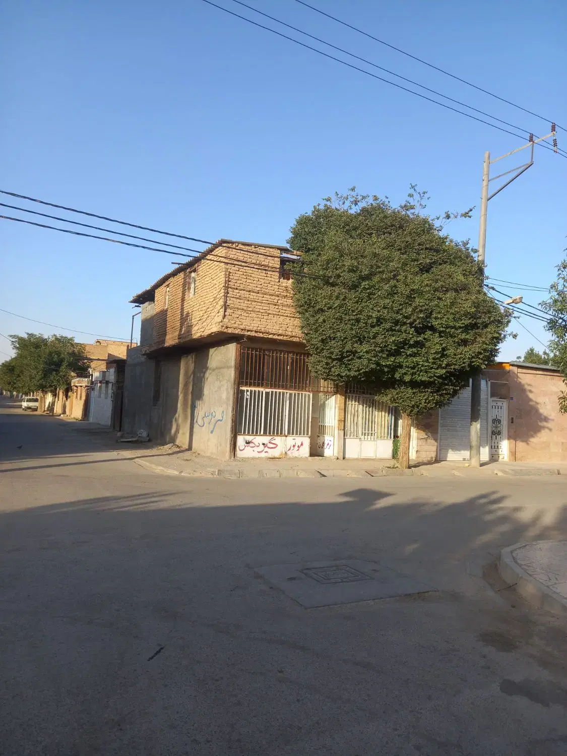 ملک مسکونی ۱۳۰متر