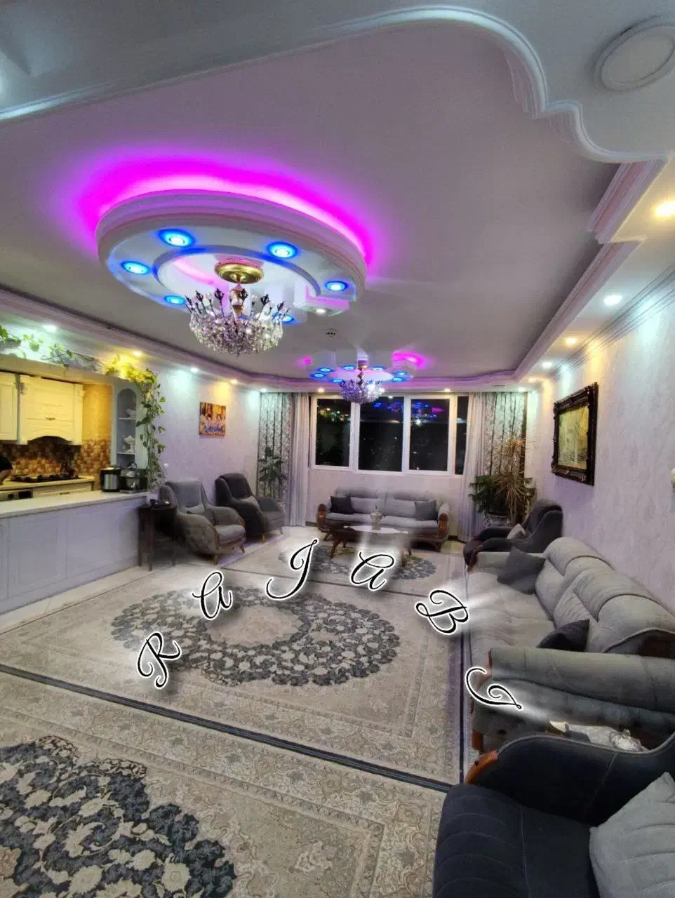 107 متر برج آسمان‌ جنب دریاچه
