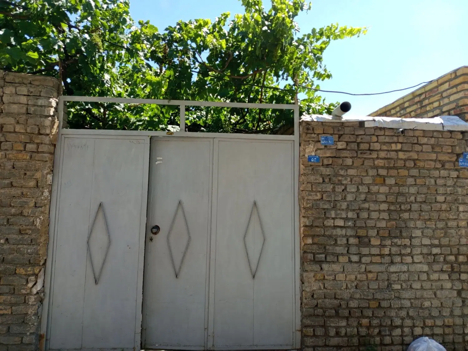 ساختمان مسکونی