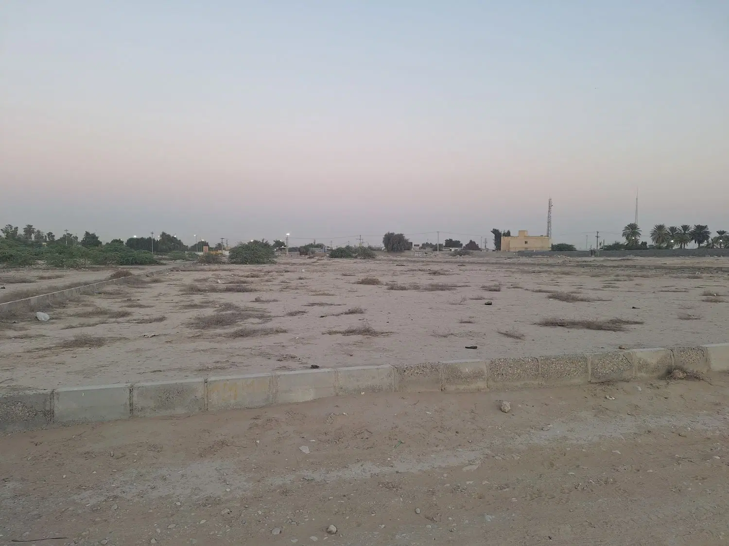 زمین منابع طبیعی پشت تاکسیرانی شهرک پزشکان