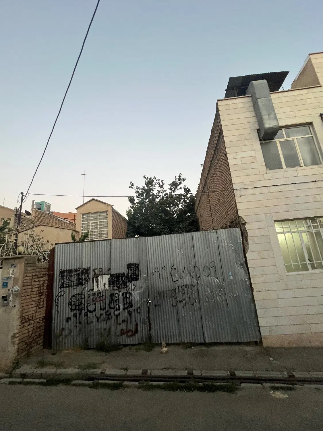 زمین فروشی لوران کوچه ارایشگر