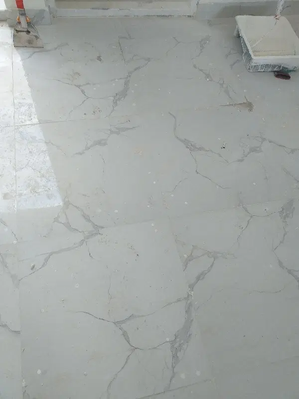 زمین بانکداران روبروی کارواش سیروس