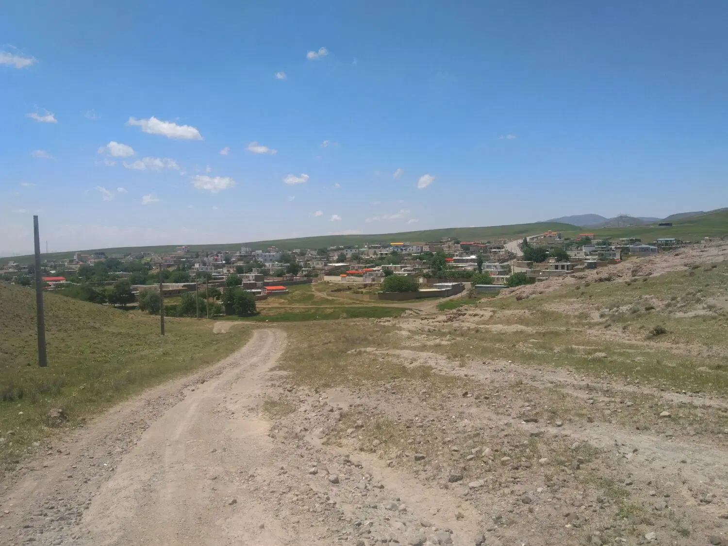 ۷۰۰متر زمین مسکونی،شمال قزوین،روستای چاریس