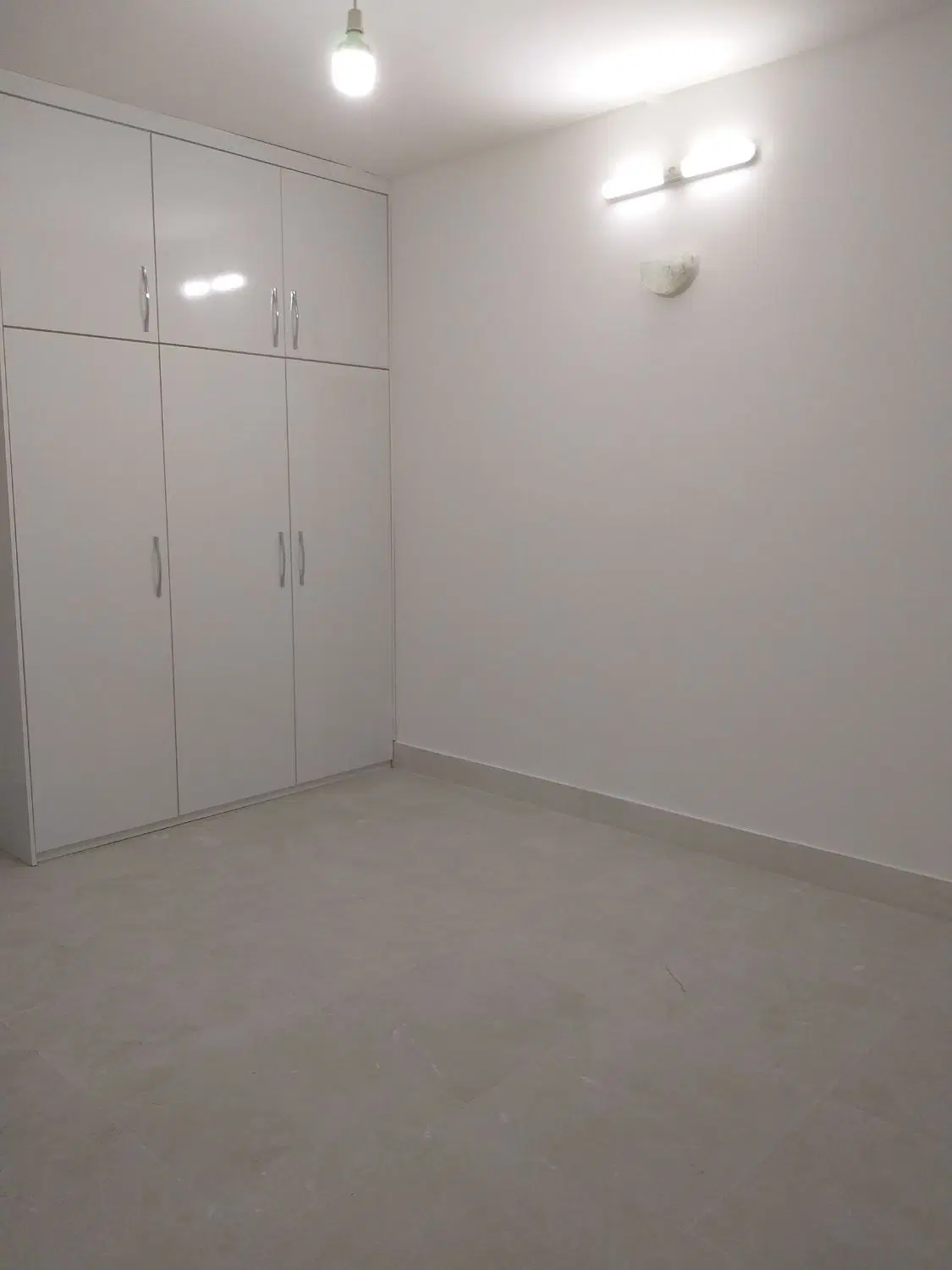 همکف خیابان کمال