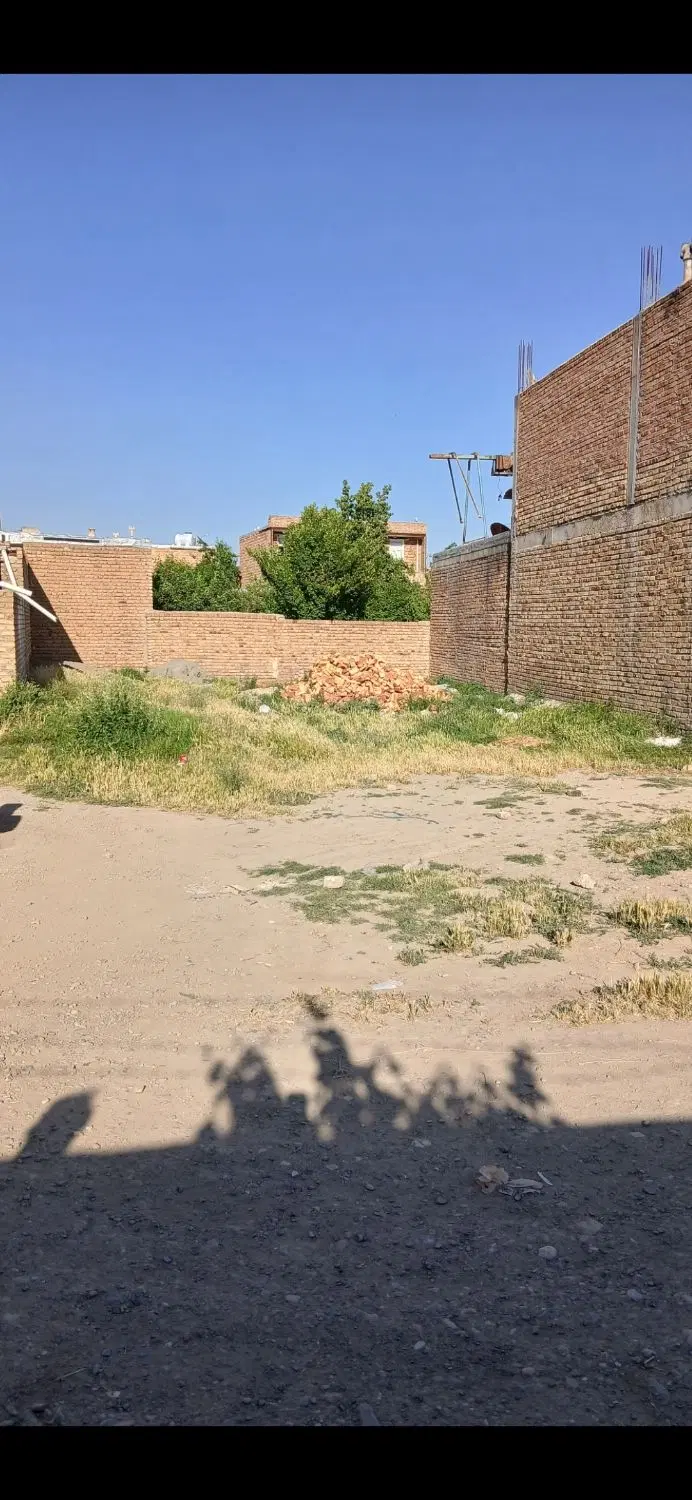 زمین ولنده ۲۴۰ متر با امکانات