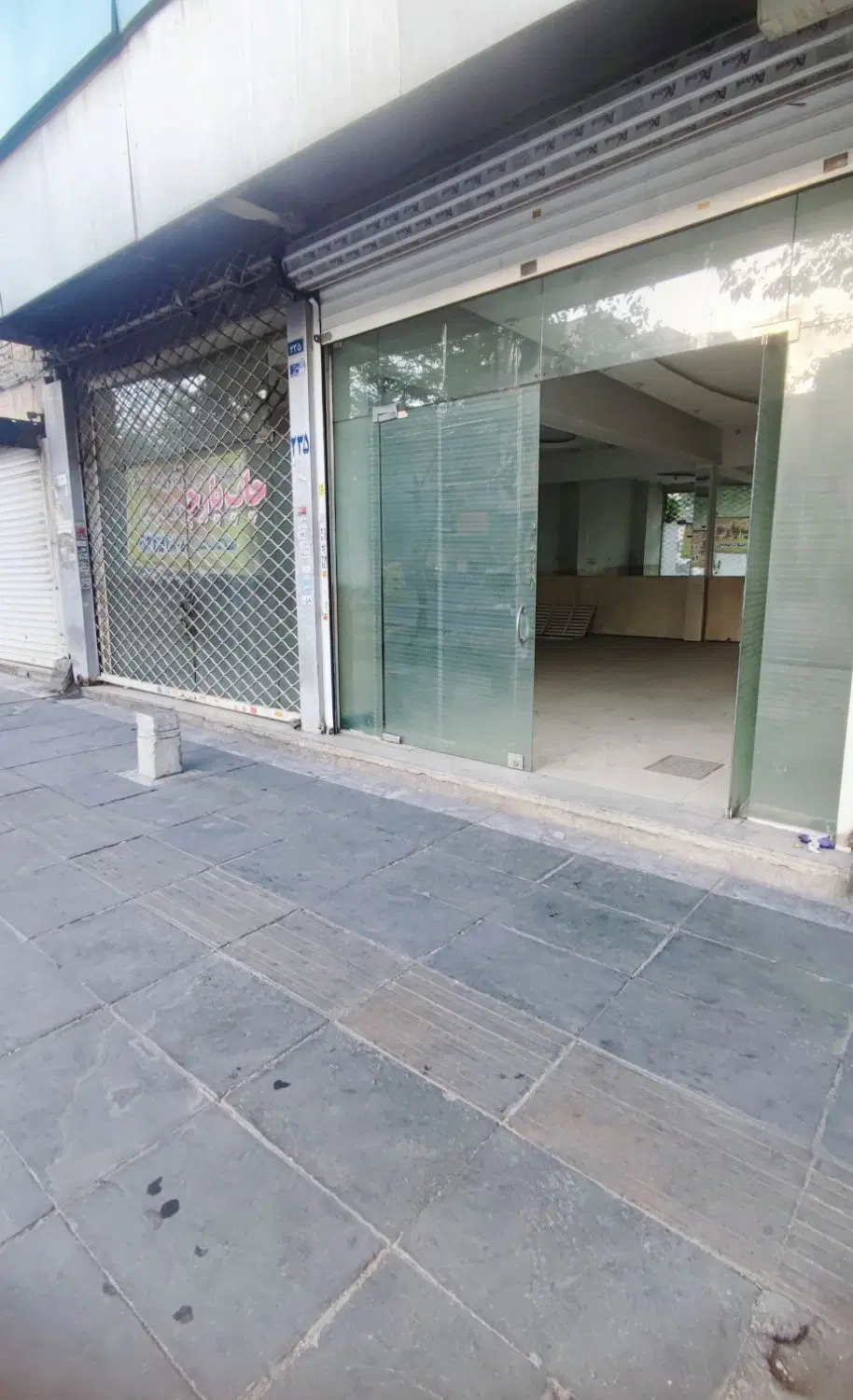 اجاره مغازه ۶۸ متری_دو دهنه_بر خیابان اصلی