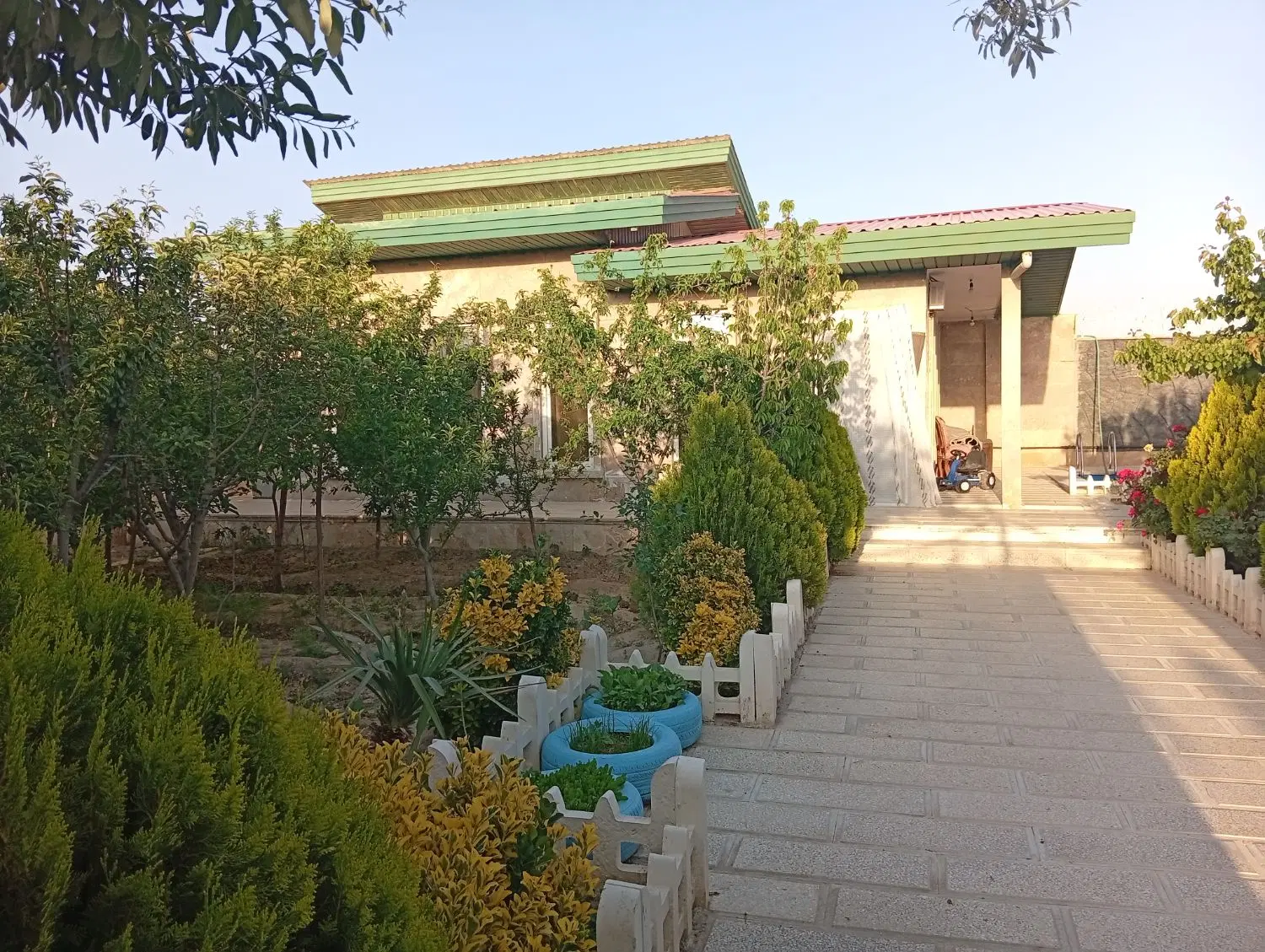 ویلا ۴۰۰متری شهرکی امن
