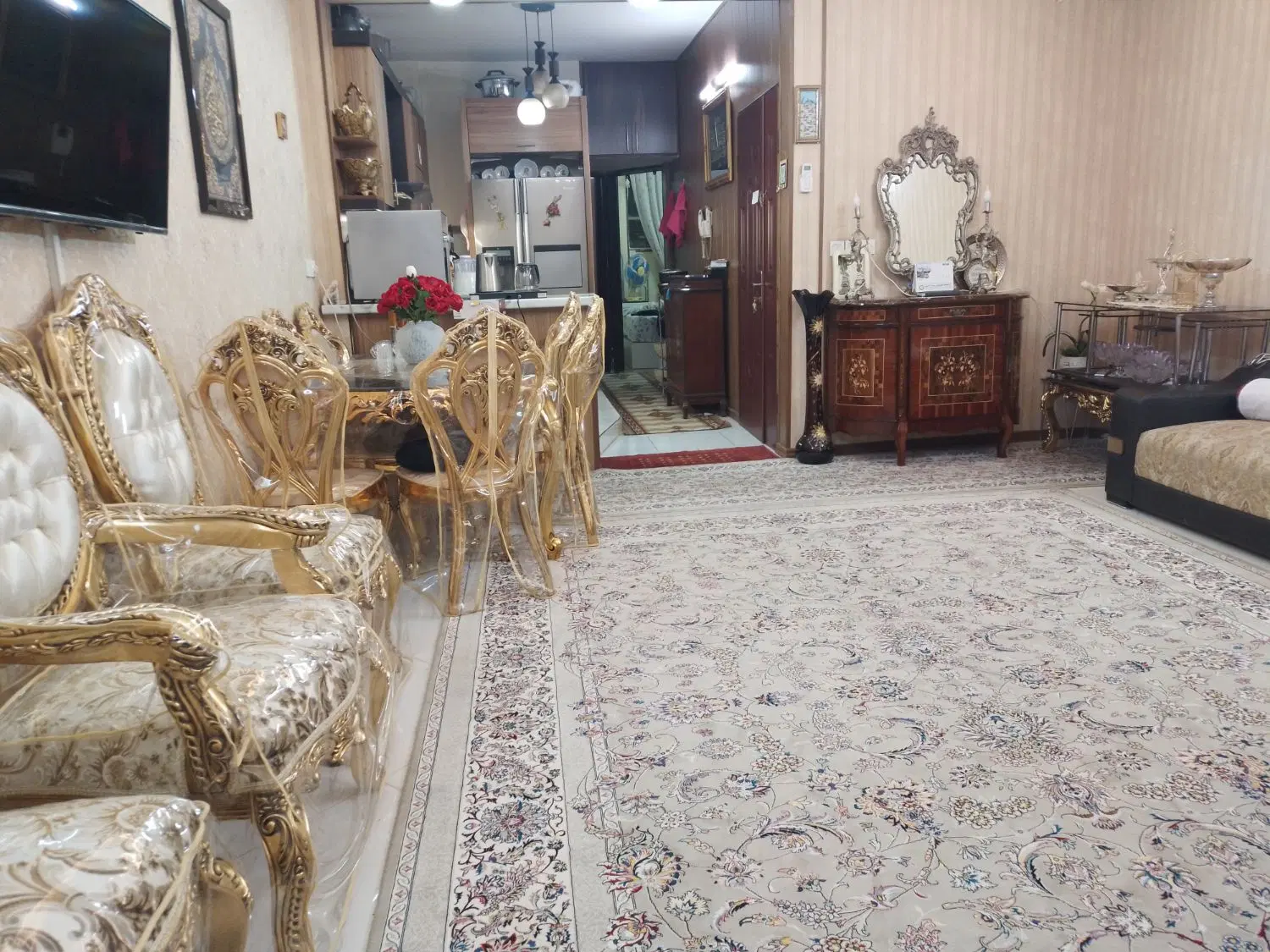 فروش یک واحد آپارتمان طبقه اول  تک واحدی