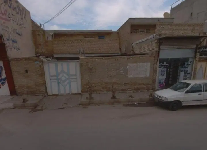 ملک مسکونی تجاری ۱۰۰ متر زمین منبع آب خیابان اصلی