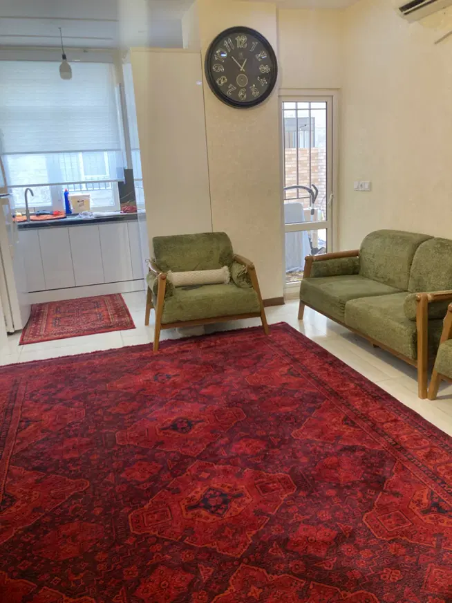 آپارتمان شیک و تمیز با حیاط اختصاصی