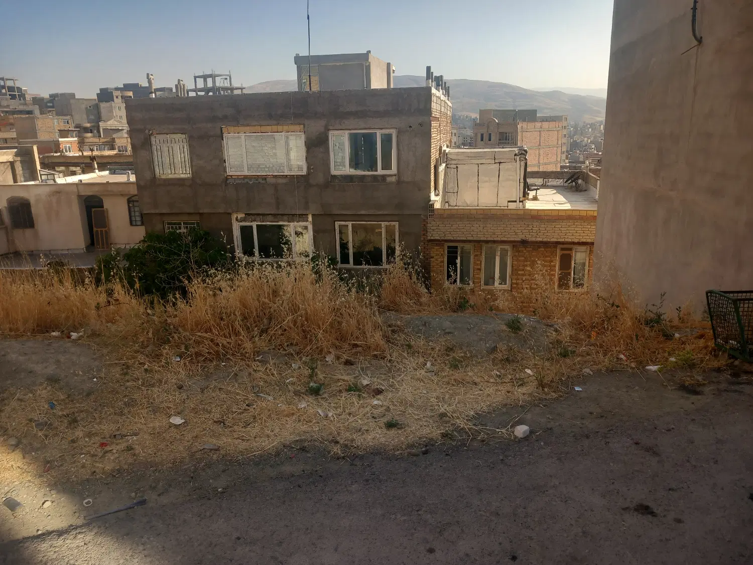 زمین  نزدیک پارک جنگلی