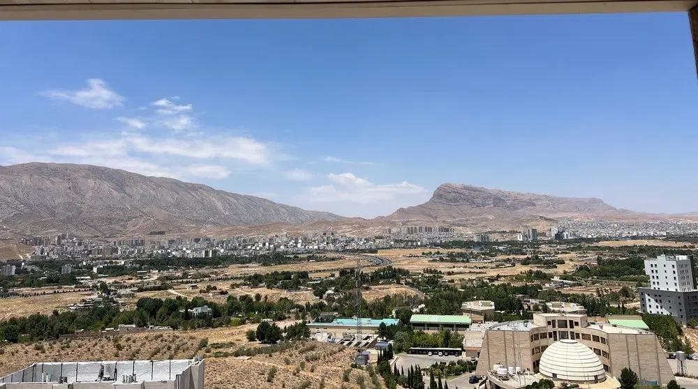 اپارتمان مسکونی قصردشت دو خواب 144 متری صفر