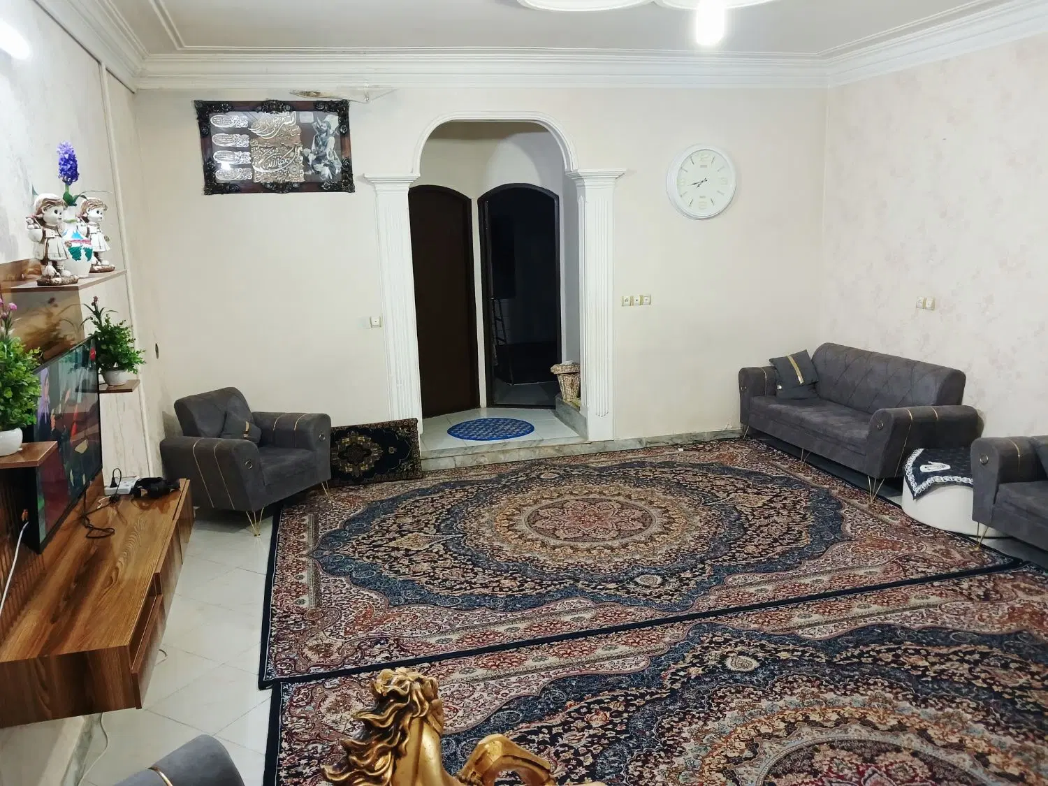 خونه ۹۰ متری ابوطالب