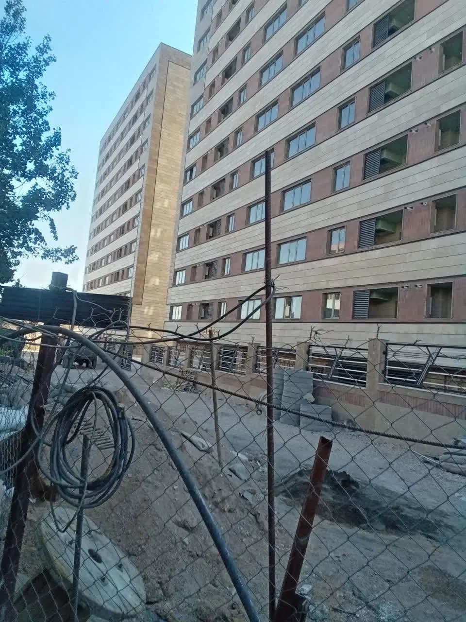 آپارتمان دوخوابه نوساز برج سیمرغ