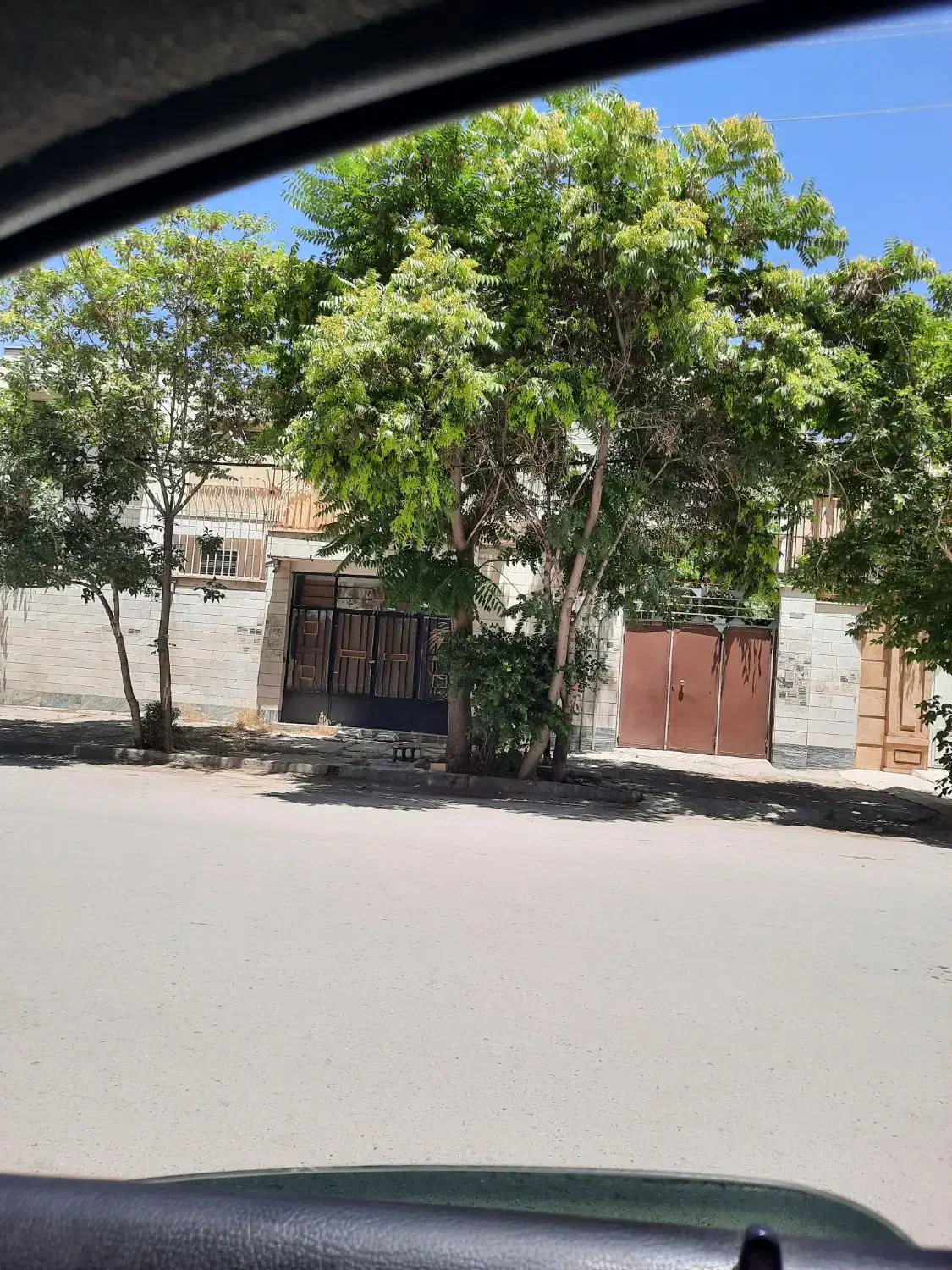 مغازه ۱۵متری بر خیابان ۲۴ متری فرهنگیان فاز۲