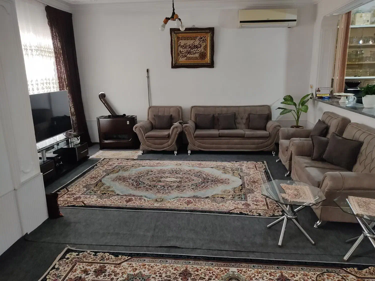 خانه کلنگی قابل نشیمن نزدیک بلوار اصلی