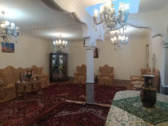 خانه حیاط داردوطبقه ۱۸۰متری در حیدراباد