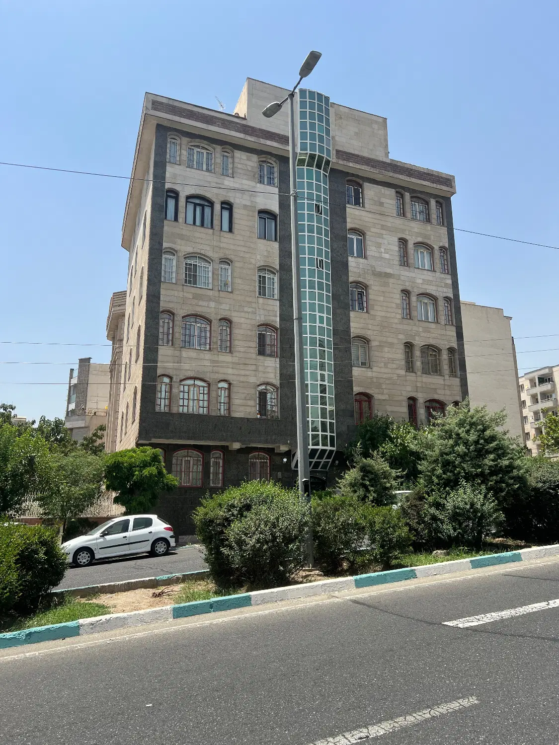 اجاره ۱۳۰ متر سعادت اباد
