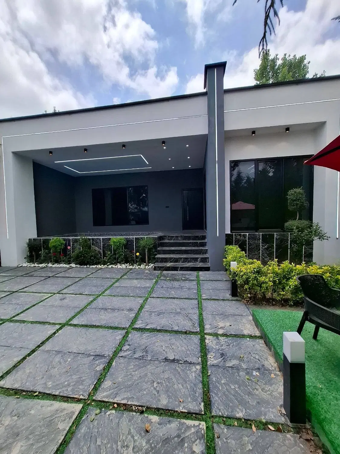 مدرن استخردار همکف باسندمدارک