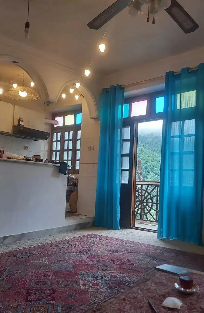 هم خونه خانم