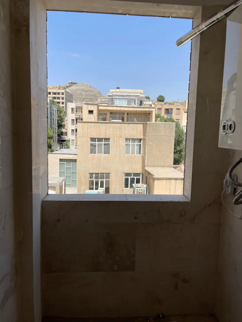 واحد 95 متری در خیابان فروغی