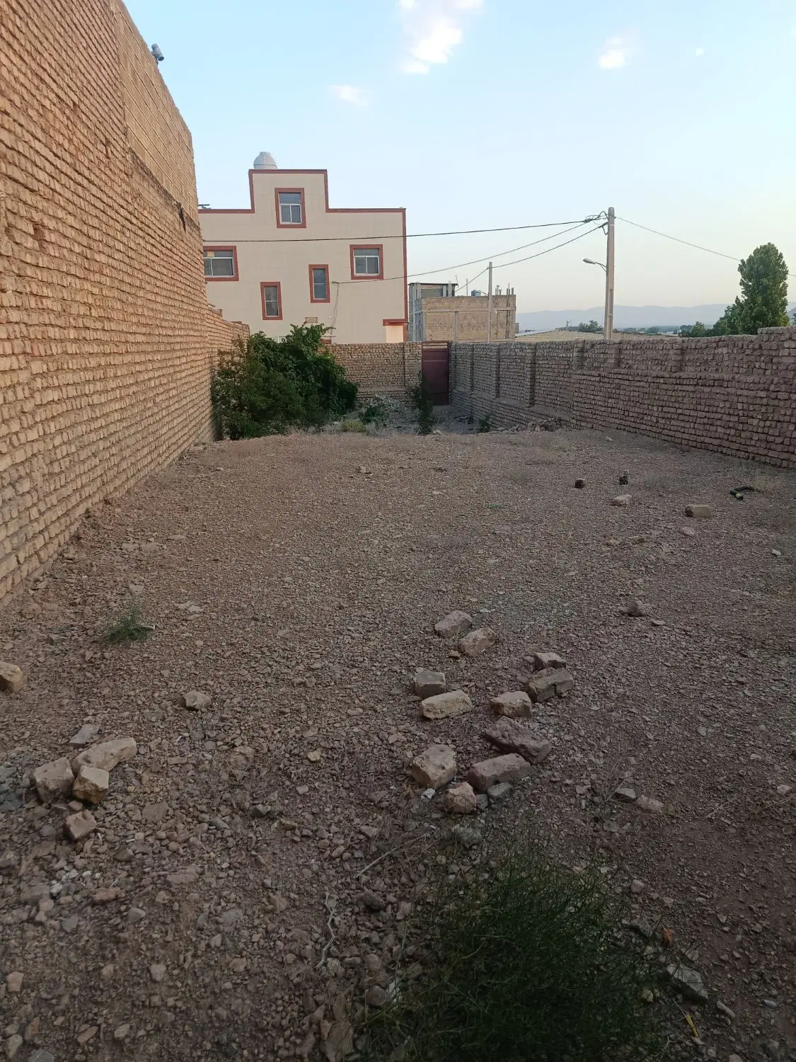 زمین مسکونی