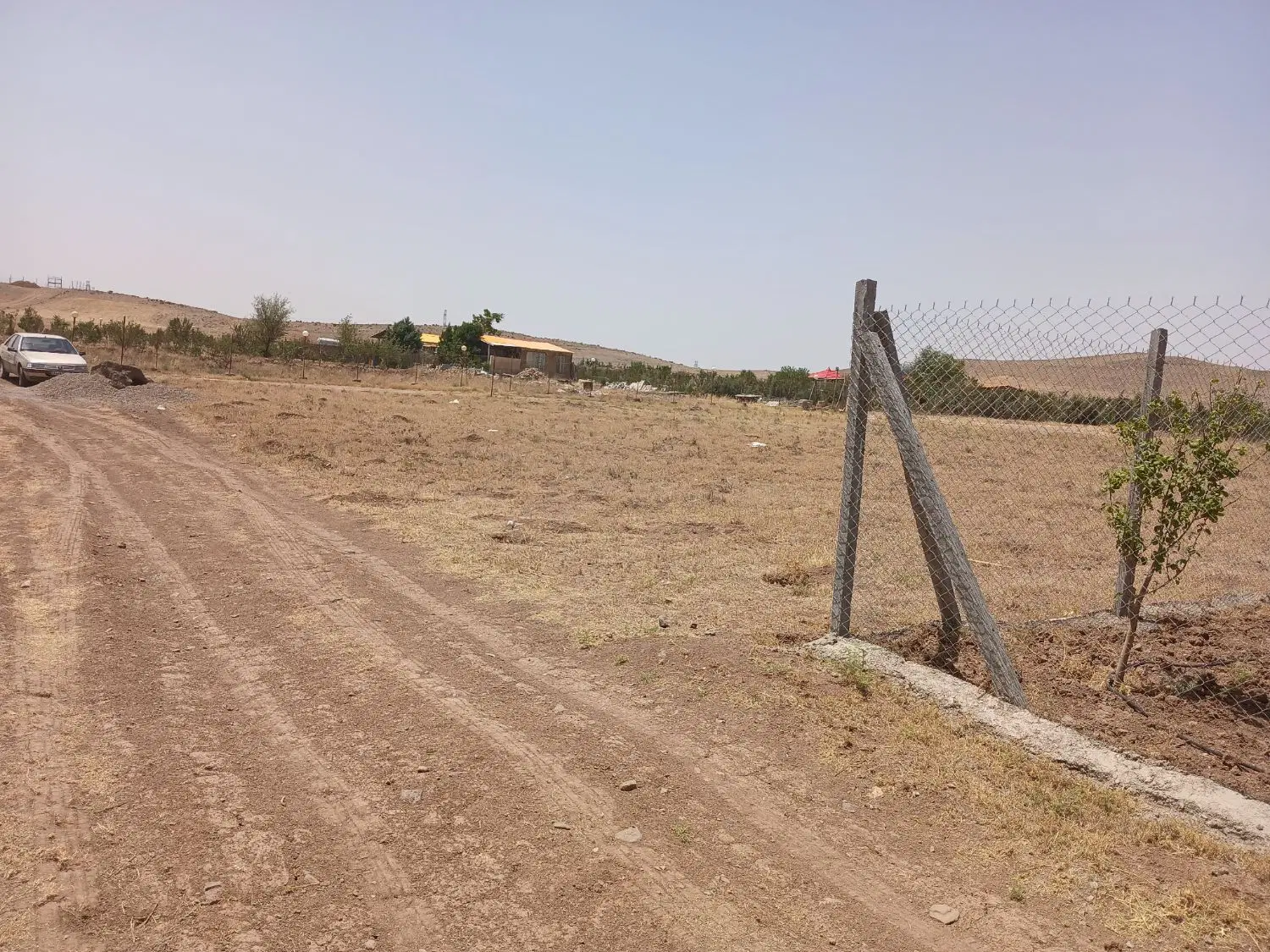 زمین فروشی