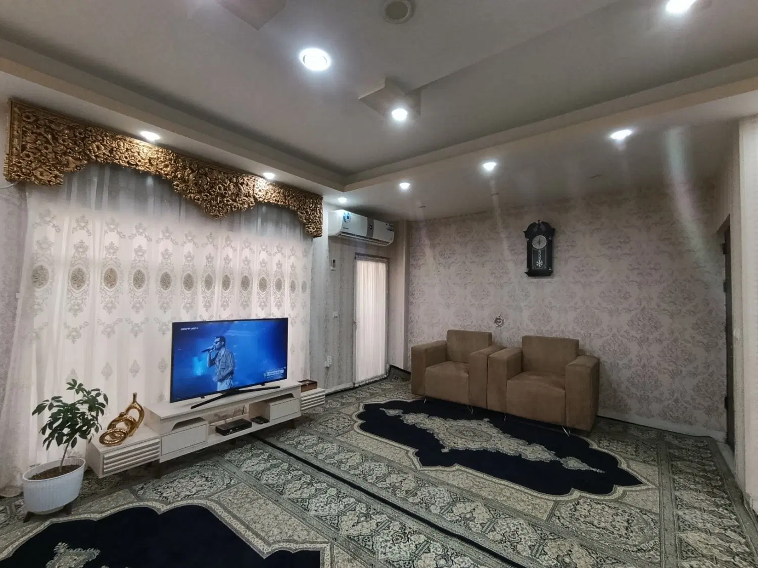 آپارتمان واحد 3طبقه اول