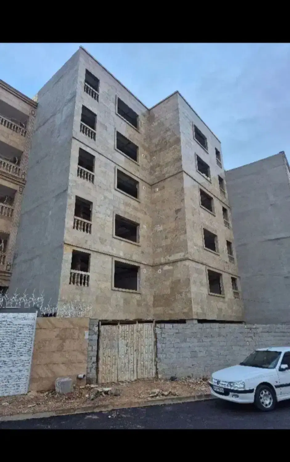 آپارتمان پیش فروش و آماده تحویل
