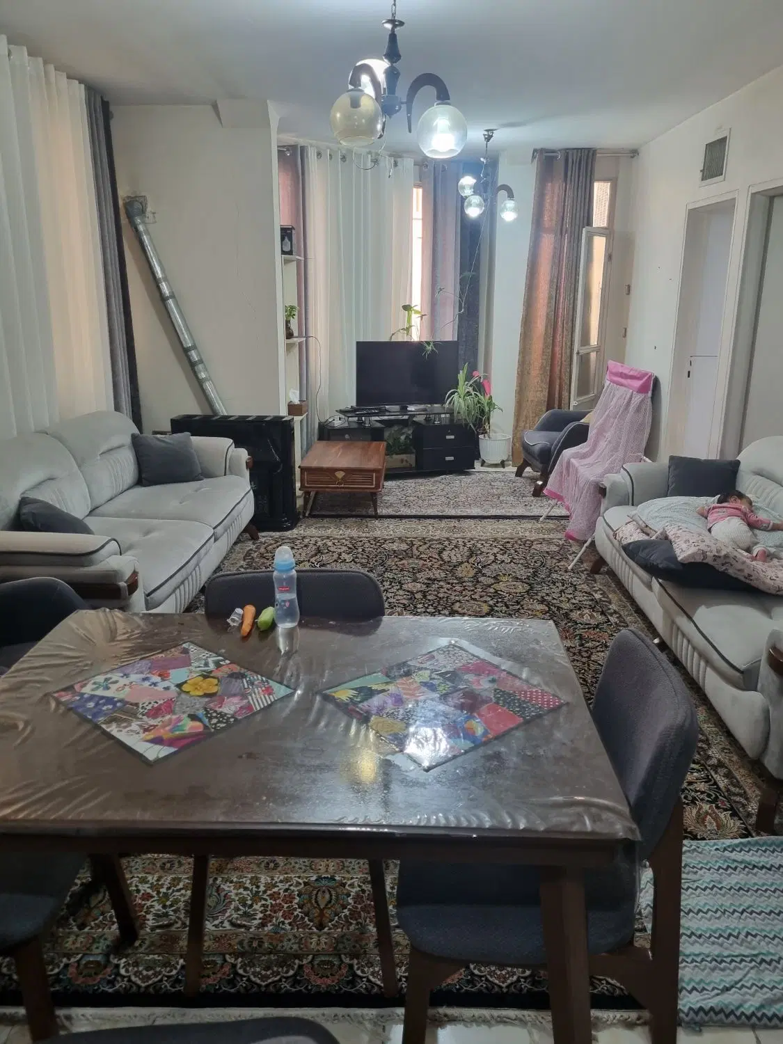واحد ۷۸ متری دو خواب