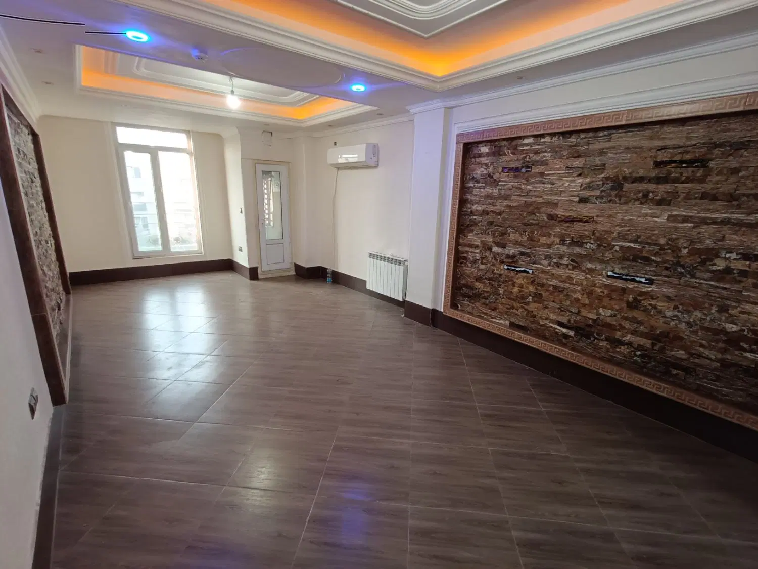 ۵۵ متر آسانسور دار پنج ساله، قصرالدشت سپه غرق نور