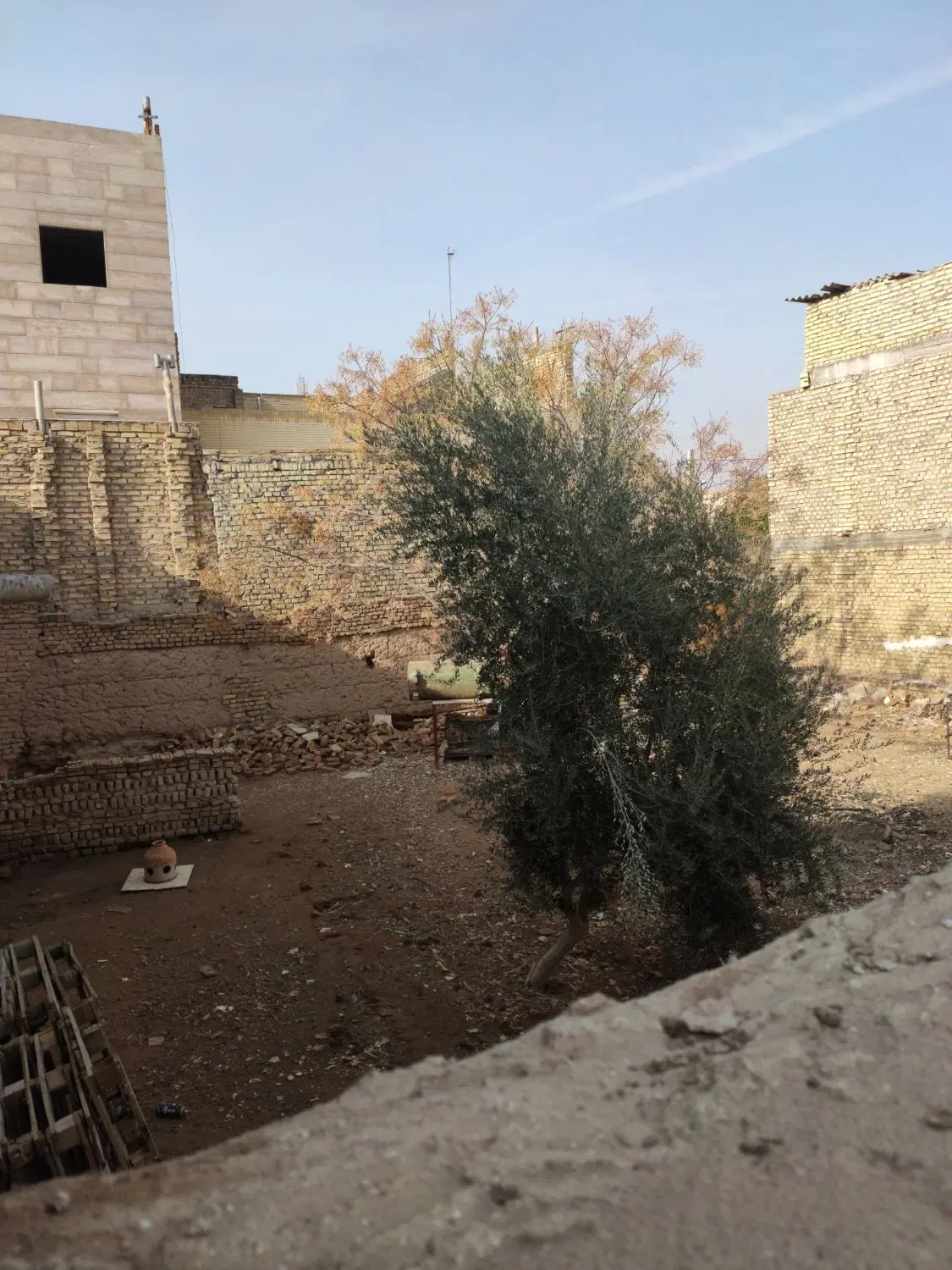 ۲۳۷ متر زمین مسکونی معاوضه با ۲۰۷ و دنا
