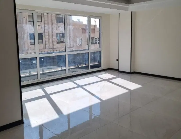 لوکیشن تاپ بالای میدان اسبی_ سه خواب