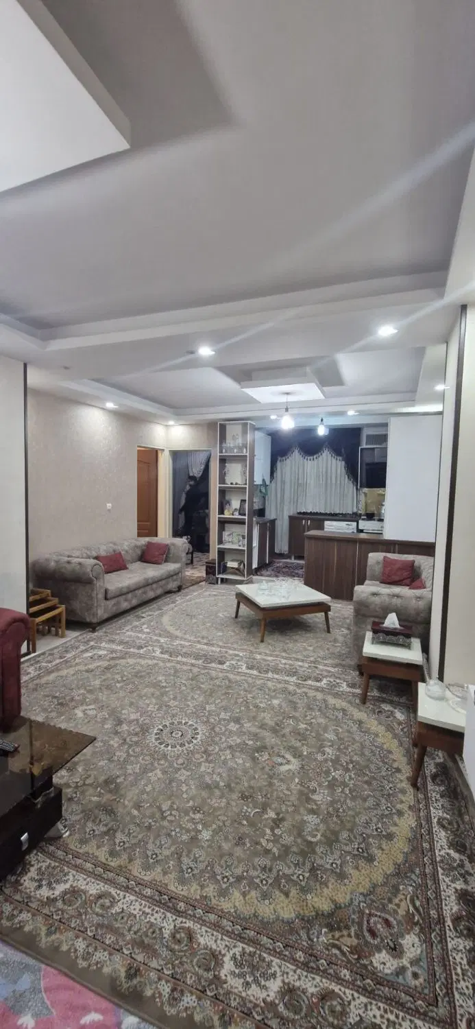 95 متر * دو نبش نورگیر * رو به نما