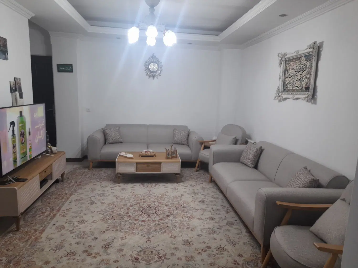 ۵۰ متر پارکینگ رو به نما نقاشی شده