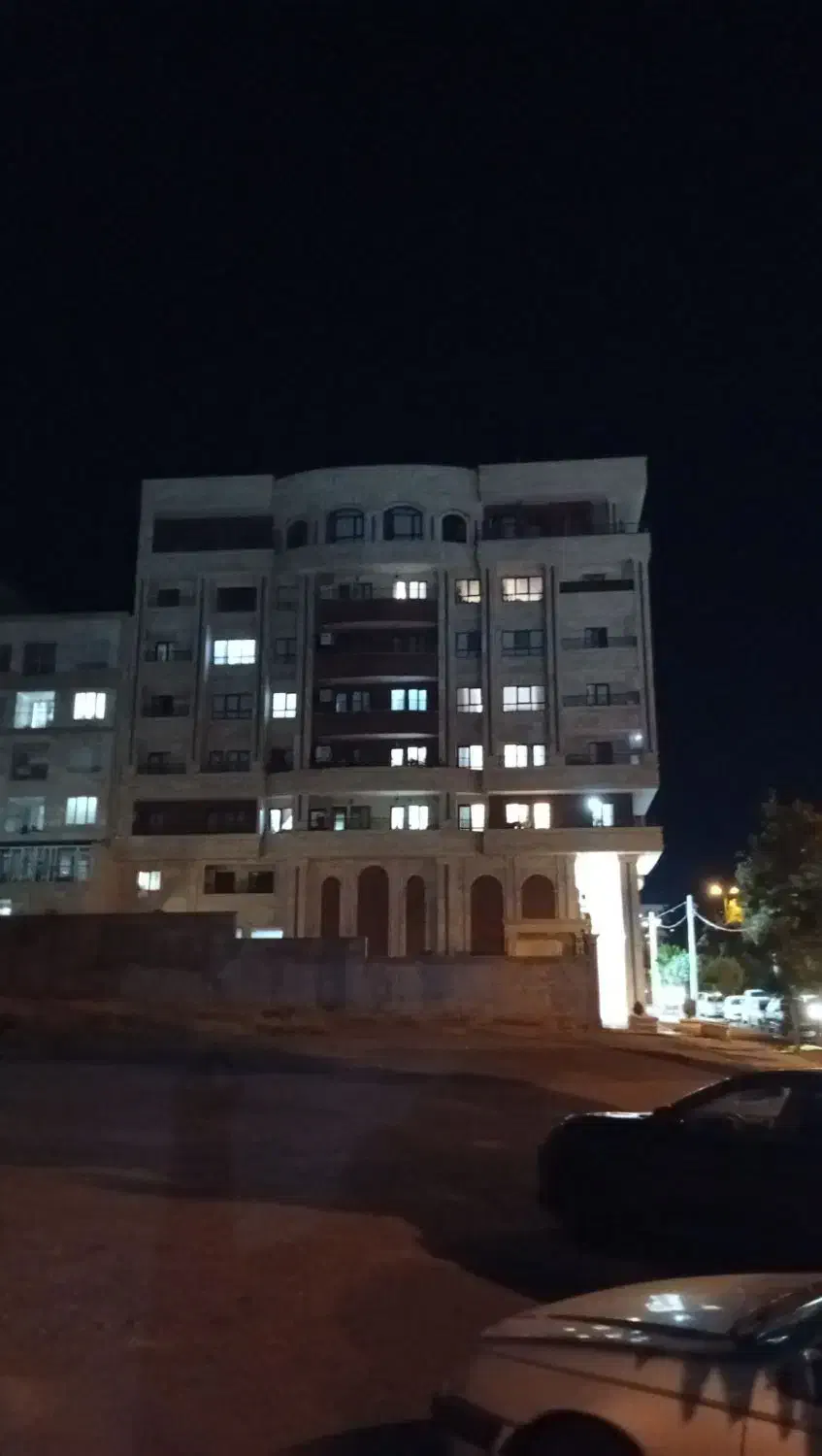 واحد ۱۰۰ متری فروشی در باغستان غربی لاله ها
