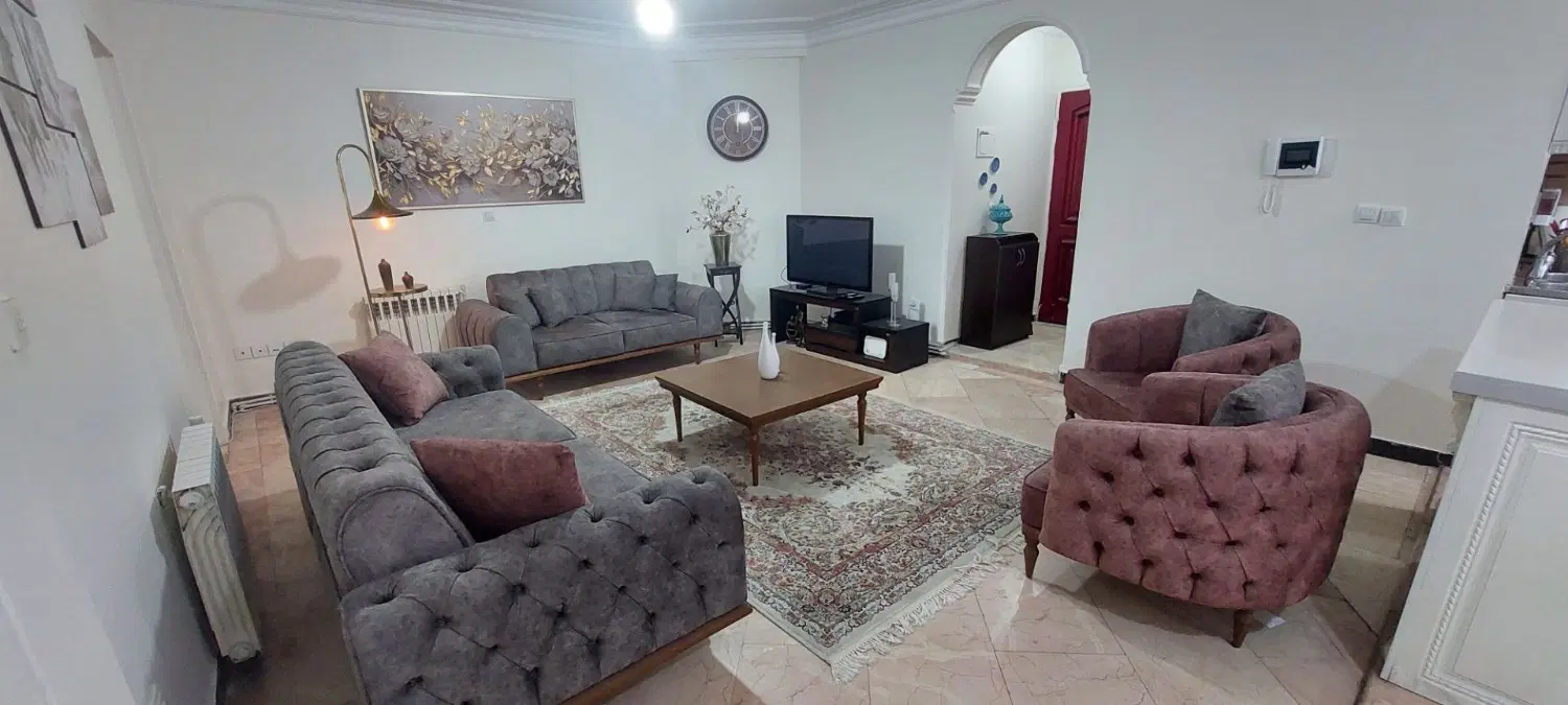 80متر دو خوابه غرق نور_پارکینگ و آسانسور_باغ فیض