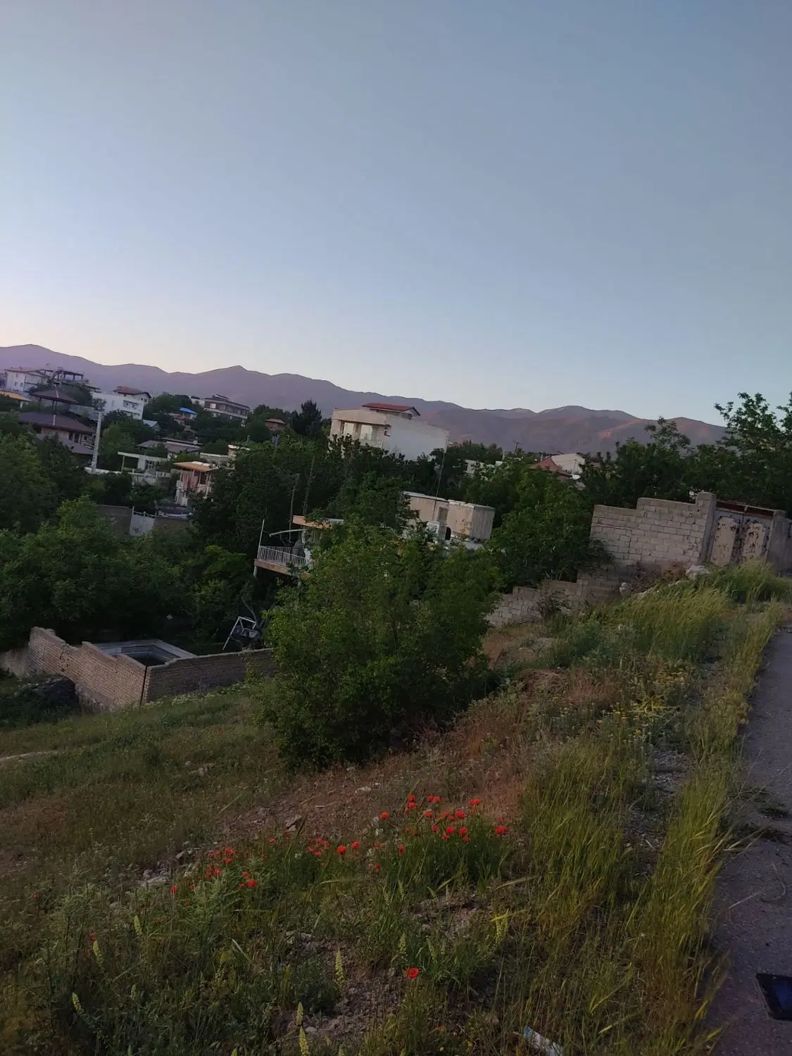 زمین ۱۰۵ متردرکردان