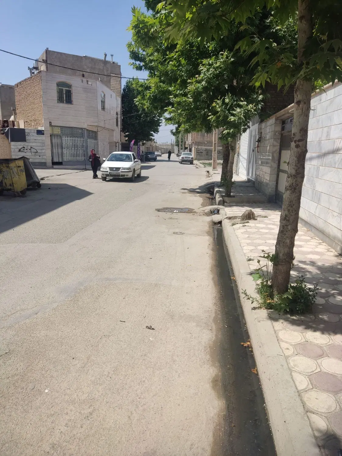 زمین تجاری و مسکونی