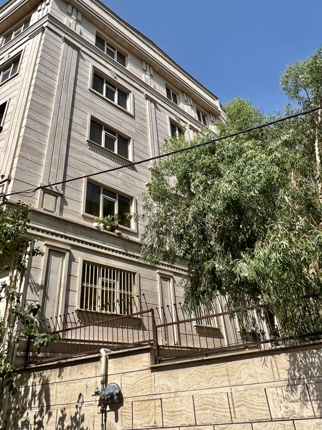 آپارتمان ۹۲ متر یکم دریان نو