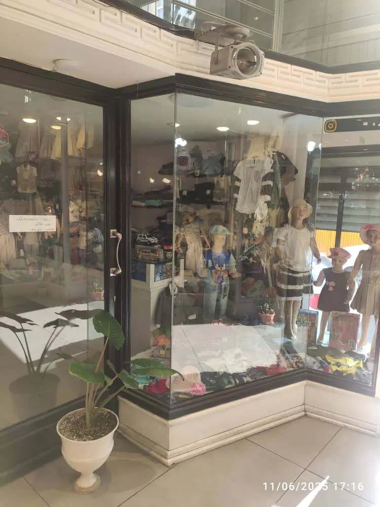 مغازه ۴۰ متری ۲ نبش _ پاساژ لادن _ شریعتی شهناز