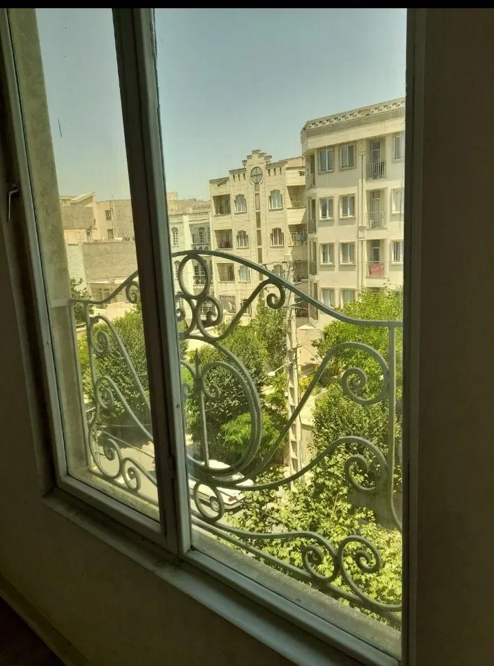 ۷۸متر روبه خیابان_ط اول_روبرو مهستان(املاک عادل)