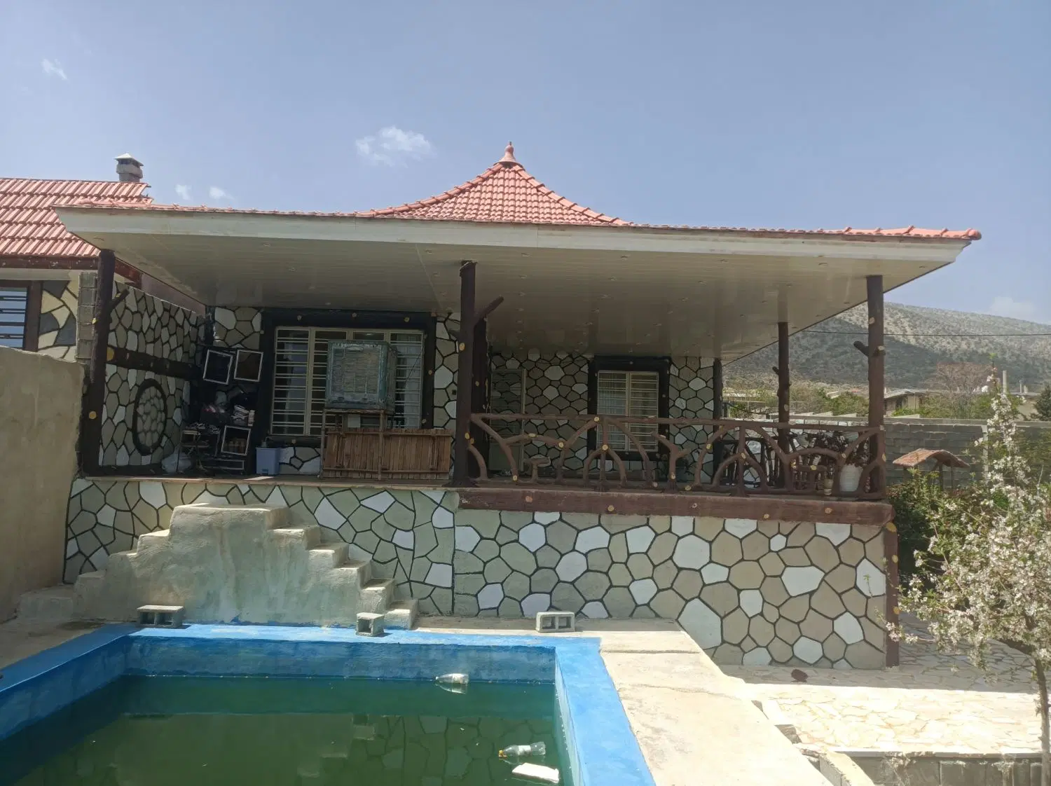 باغشهری شیک در سیاخ دارنگون